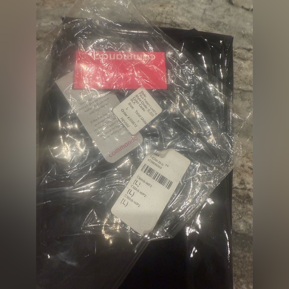 *NWT* Commando Perfect Control Patent Leather Legging in Black - Picture 6 of 8